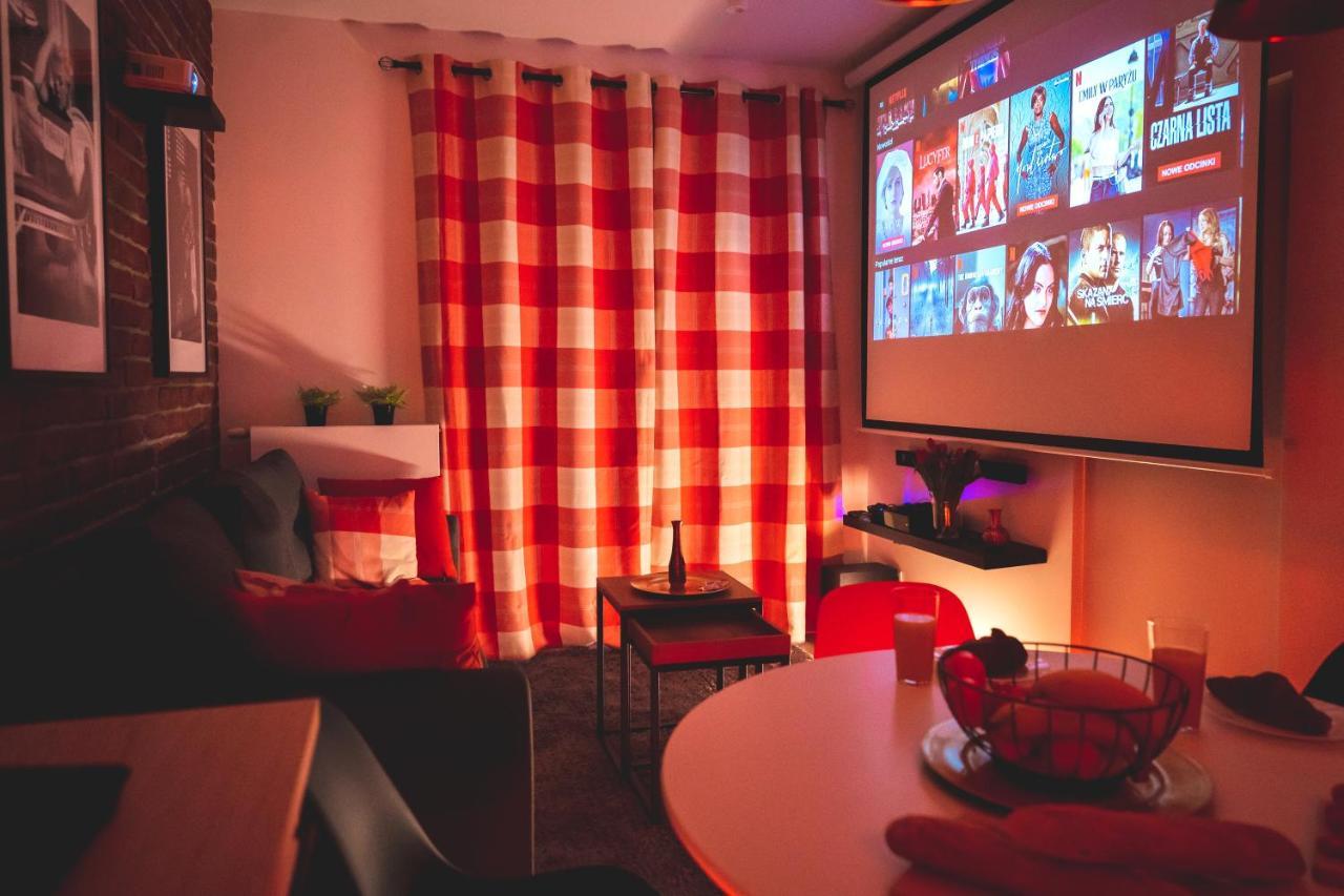 Movie Jacuzzi Apartment At The Main Station By Noclegi Renters Краков Экстерьер фото