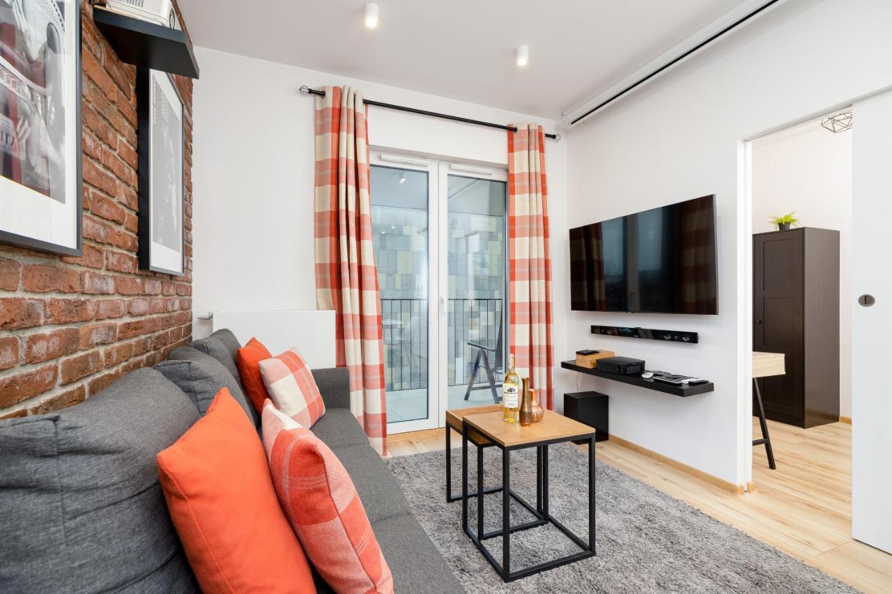 Movie Jacuzzi Apartment At The Main Station By Noclegi Renters Краков Экстерьер фото